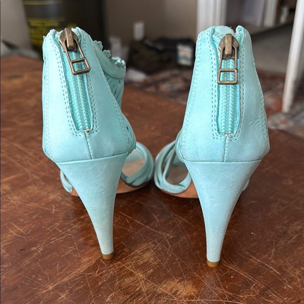 Turquoise Laser Cut Heels - Picture 4 of 8